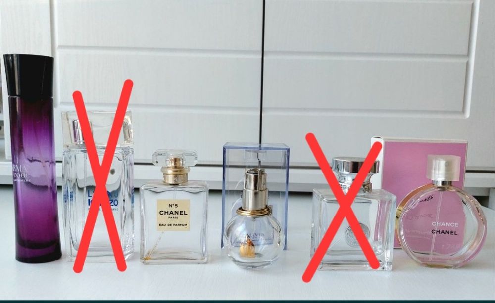 Флаконы из-под духов.