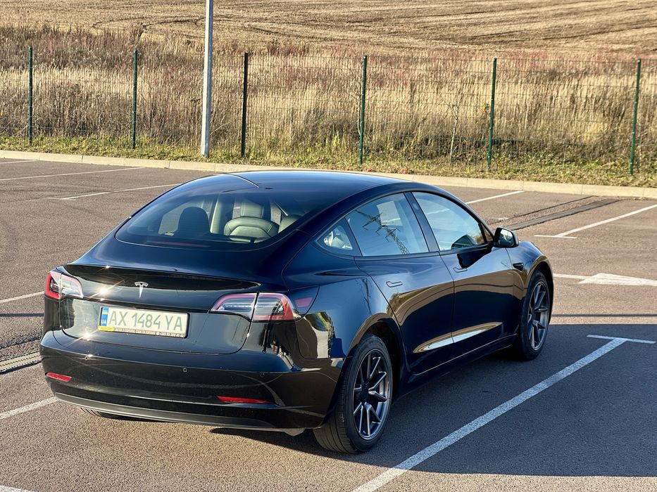 Tesla model 3 LFP 2022 14 тис ки