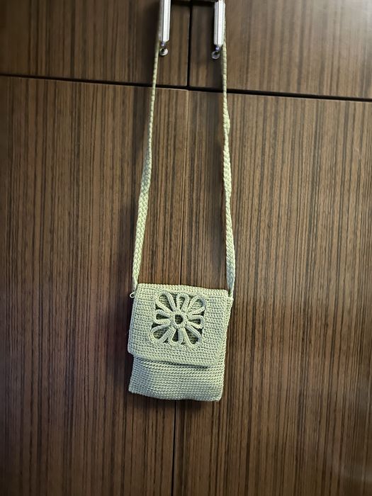 Zielona pleciona torebka na ramie