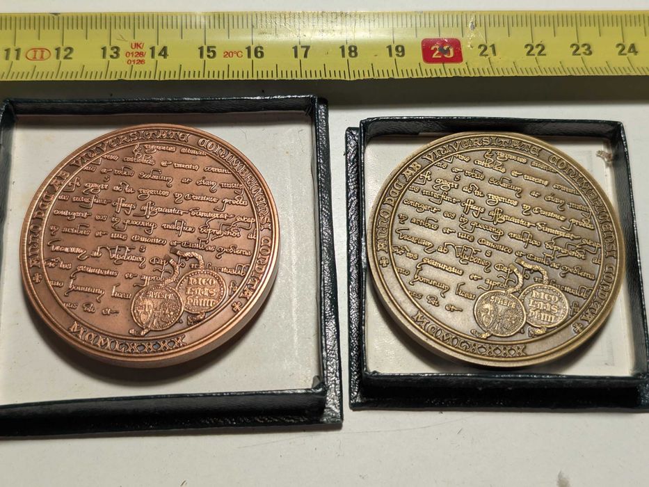 Duas Medalhas dos 700 anos da Universidade de Coimbra - Vasco Berardo