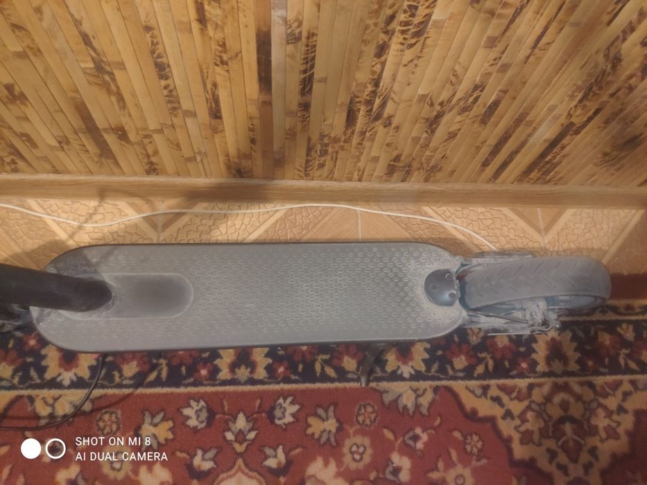 Електросамокат в хорошому стані