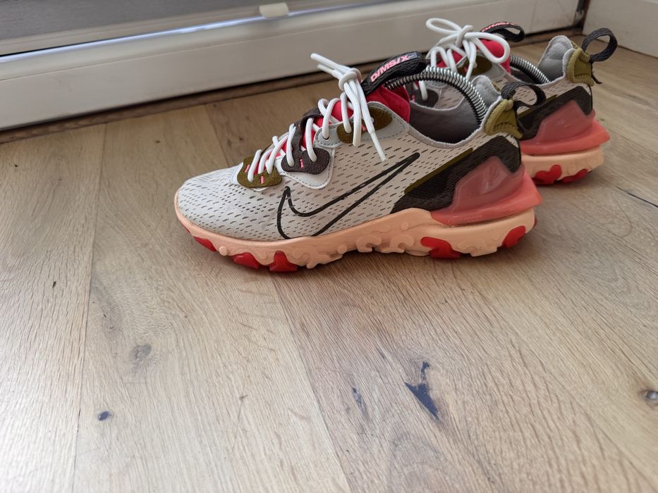 Adidasy Nike React Vision