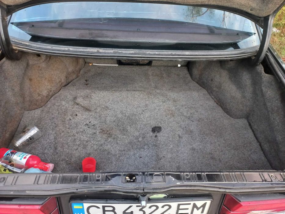 Продам BMW E32 735I