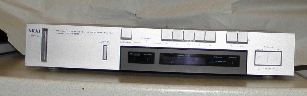 ! Wysyłka GratiS ! AKAI Tuner AT-S210 Radio alu panel AT 210 szerokość 44 cm Unitra Diora