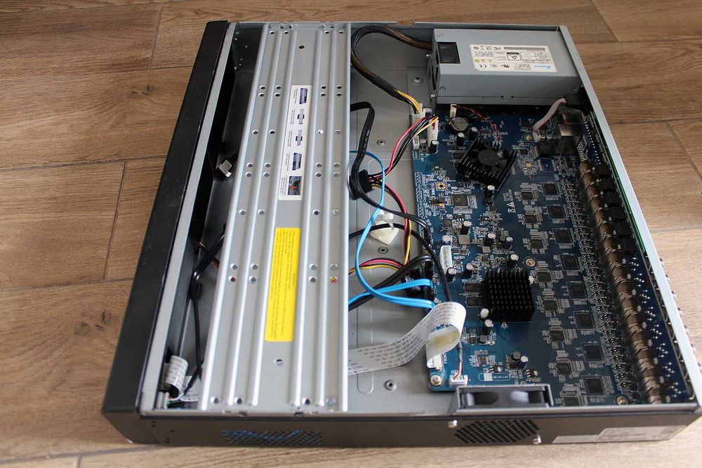 Видеорегистратор 32х канальный Dahua DHI-XVR5432L •32 аналог или 32ip•