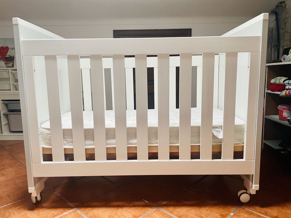 Cama grades TRAMA Chocolate + Colchão viscoelástico