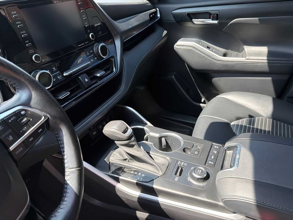 Toyota Highlander      2021