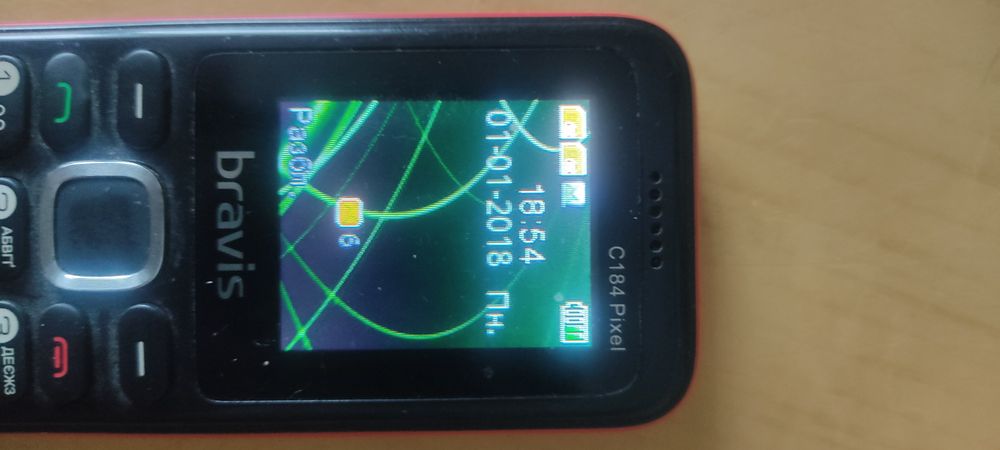 Продам кнопочний телефон Bravis c180 pixel