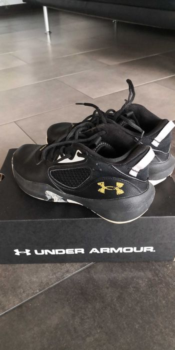 Buty półbuty do koszykówki Under Armour UA GS Lockdown6 36 23cm
