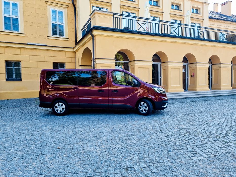 Wynajem Busa- Busów - 9 osobowych