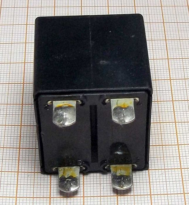 Przełącznik AIRPAX 3A Circuit BREAKER [085-S1]