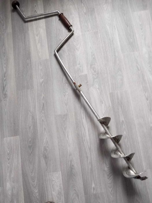 продам лески, поплавки, бур, дождевики