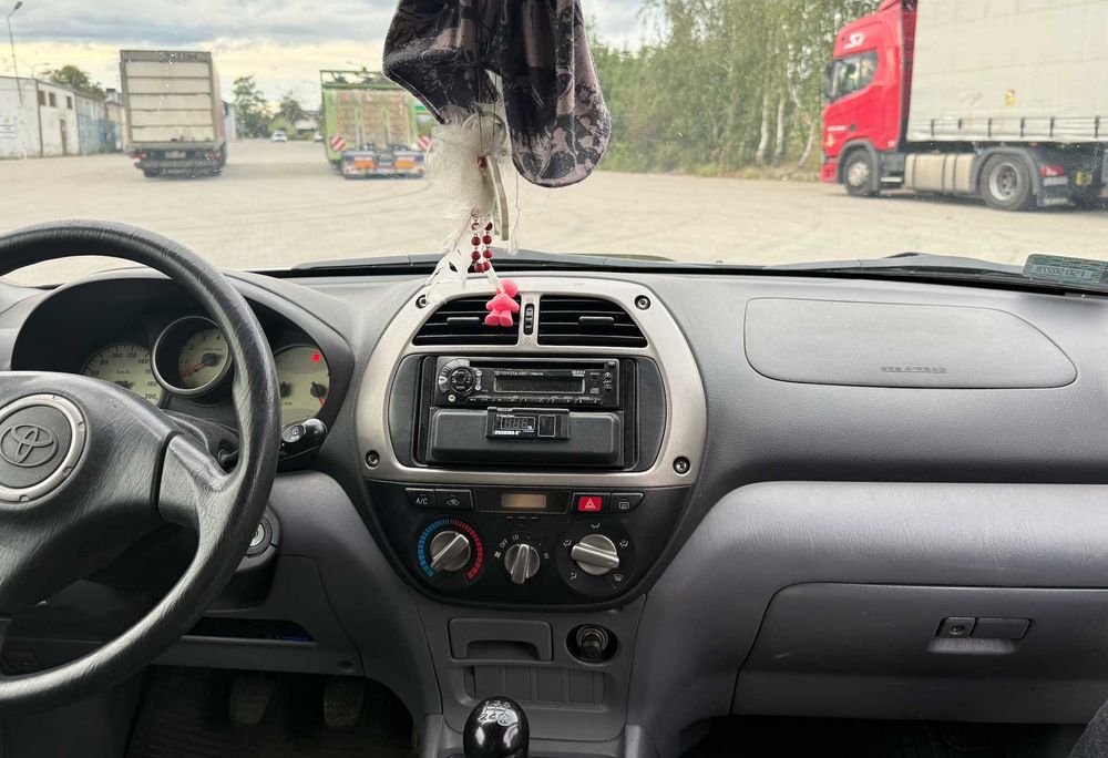 Toyota RAV4 2.0 4x4 - 2002  Bardzo dobry stan