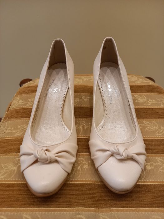 Buty ślubne ekri, wizytowe, czółenka rozm. 34,35