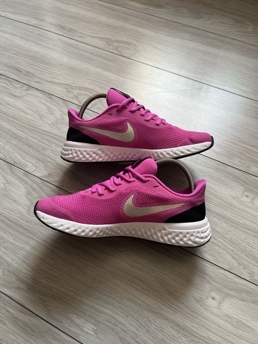 жіночі кросівки Nike Revolution 5 (GS)