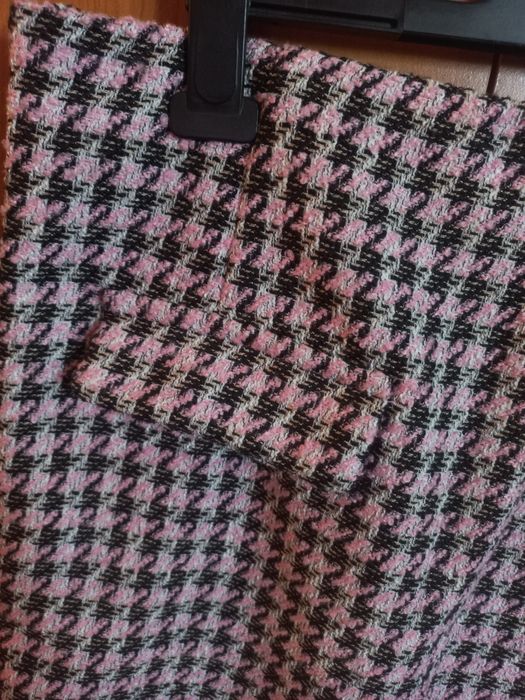 Spódnica w różową pepitkę