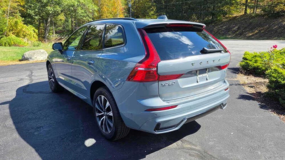 Volvo XC60 B5 Plus Dark Theme      2023