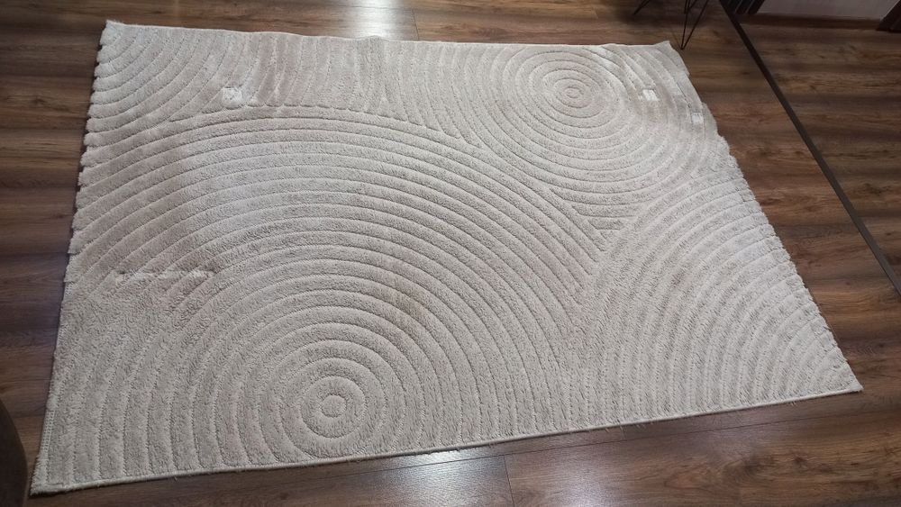 Dywan beżowy wytłaczany 135x180