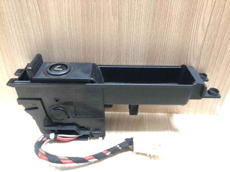 パーツ OLD  RASCAL ПРИКУРИВАТЕЛЬ AUDI A4 B5 Рестайл 99-01 VAG 8D0863284C: 1 200 грн