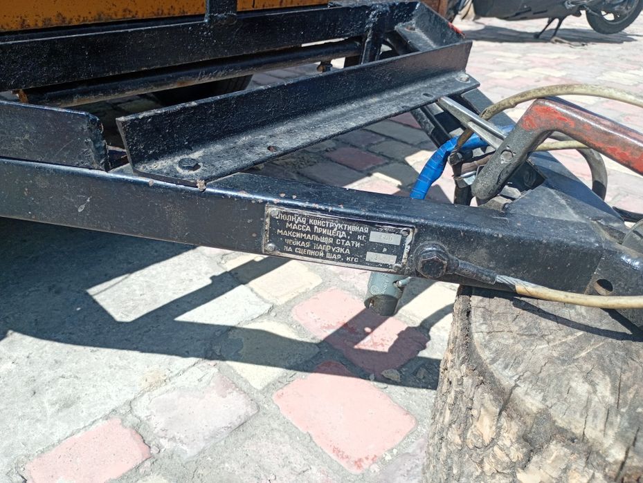 Прицеп автомобільний