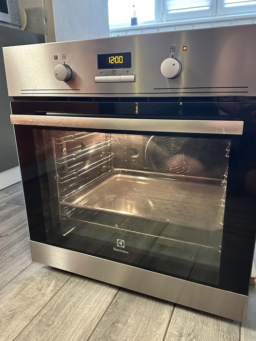 духова шафа Electrolux EBB4231POX