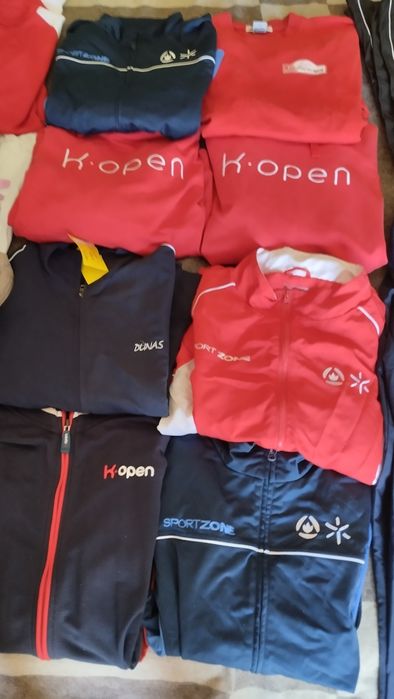 Vendo lote de 23 peças roupa (calças, calções, sweat, t-shirts, etc)