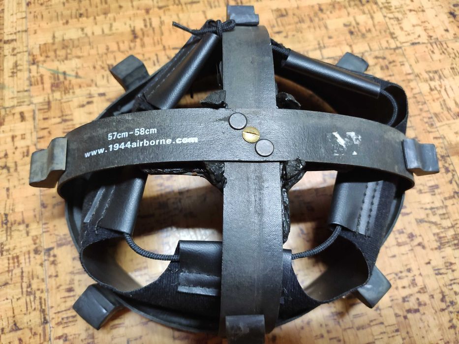 Proteção interior de capacete militar antigo