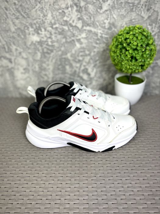 Nike Monarch кроссовки 41 размер спортивные кожаные белые