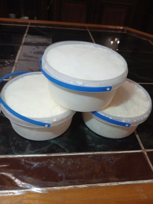 Натуральна коров'яча бринза на клягові (природному ферментові) з сіллю