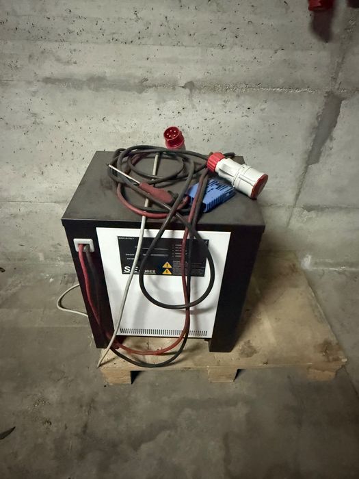 Empilhador elétrico Yale – 2 toneladas para reparação