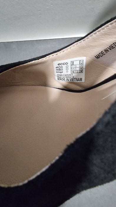 Sapatos Marca ECCO