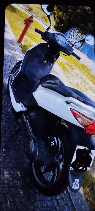 Moto sym 125 cc Em bom estado.