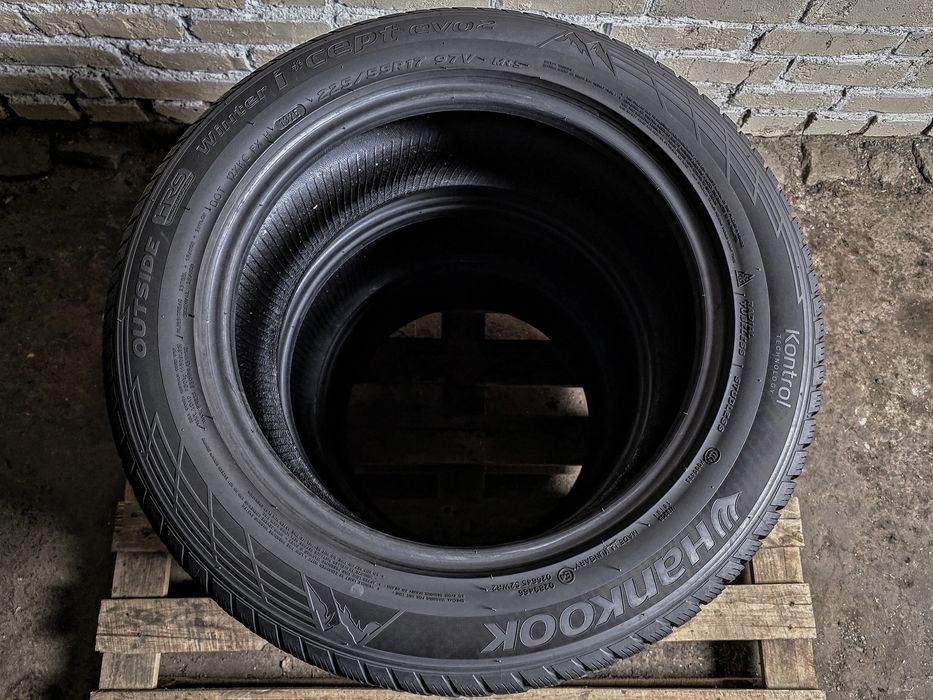Зимові 225/55r17 Hankook | 2025 | 7.5mm | Made in Hungary | Ідеальний стан, без пошкоджень, без ремонтів, без дефектів | Комплект/4шт | Преміум шини