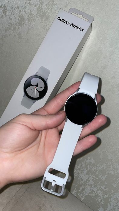 SAMSUNG Galaxy Watch4