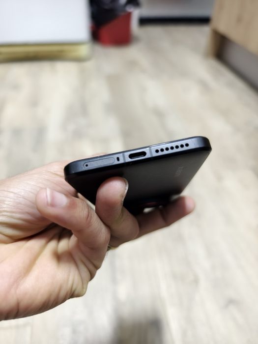 Xiaomi 15 Ultra — 16/528