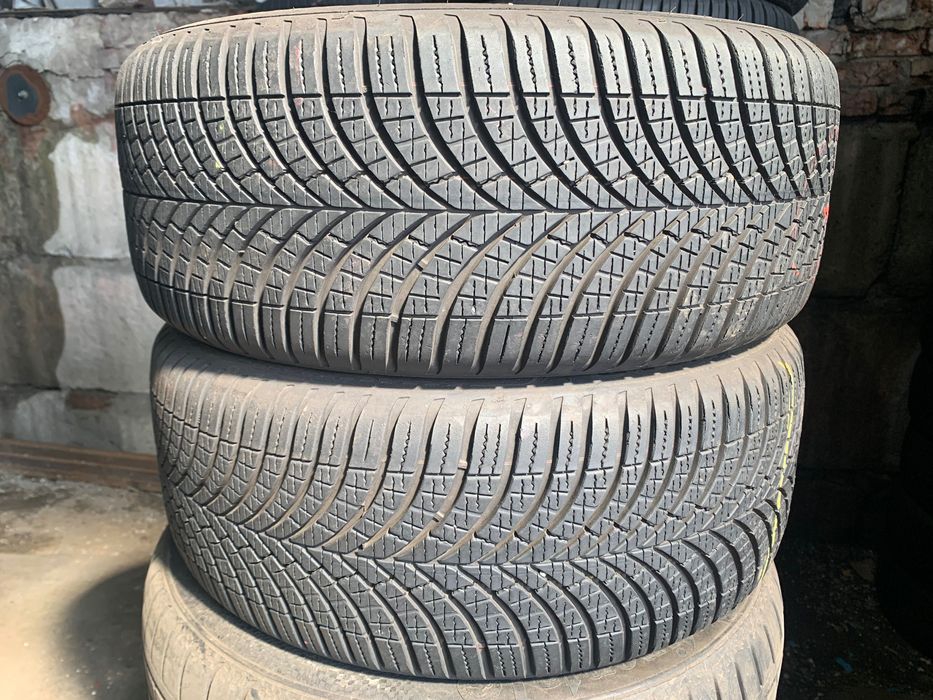 Склад шин б/в. 225/45 R17 Goodyear Vector 4 Seasons Gen-3