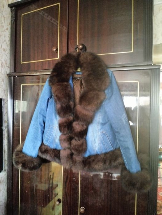 Джинсова курточка з хутром мехом