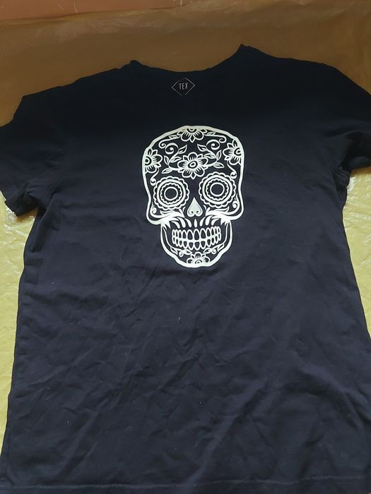 T-shirt czarny z czaszką damski rozmiar S firma TEX