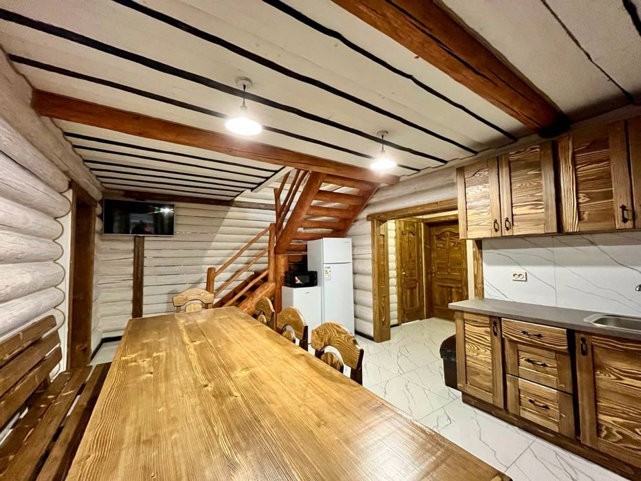 Оренда в Карпатах Котеджів .ВІЛЬНО НА НОВОРІЧНІ.Басейн, чани, сауна.