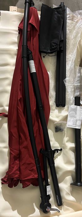 Parasol ogrodowy 305 cm z pokrowcem  składany. Po zwrocie