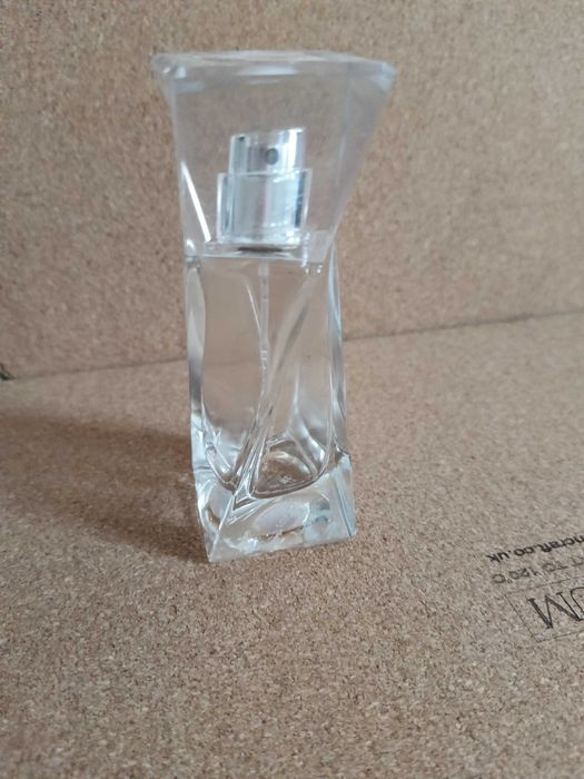 Flakon po perfumach pusty