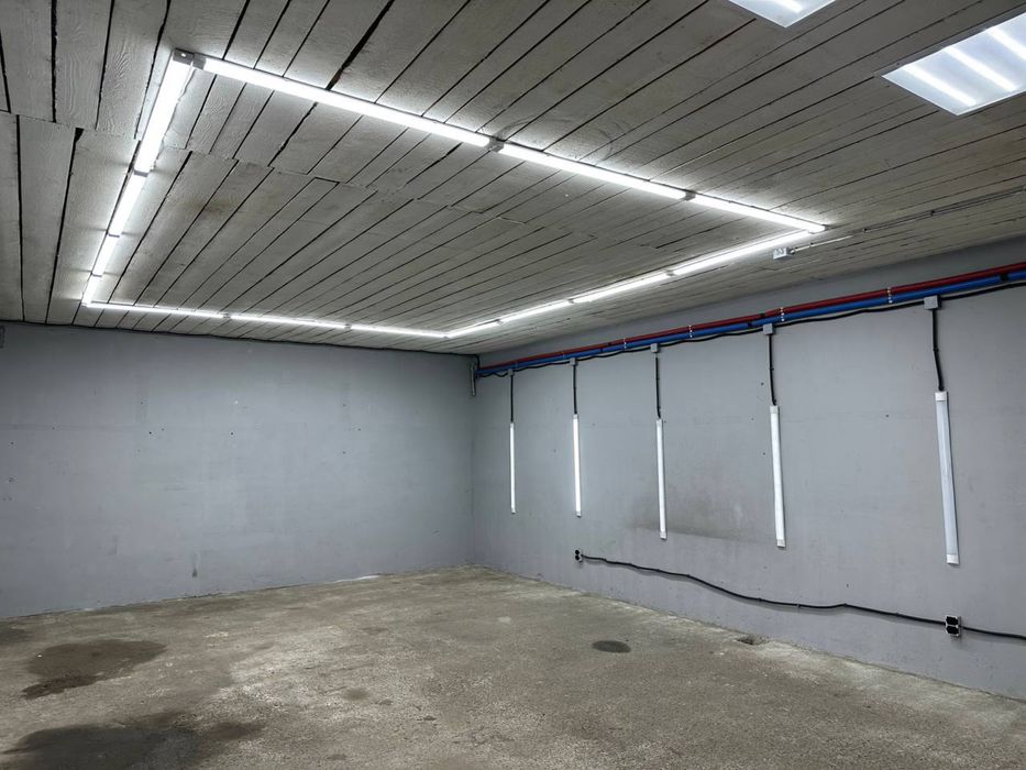 Бокс на територіі СТО в аренду. 65квм. Березняки