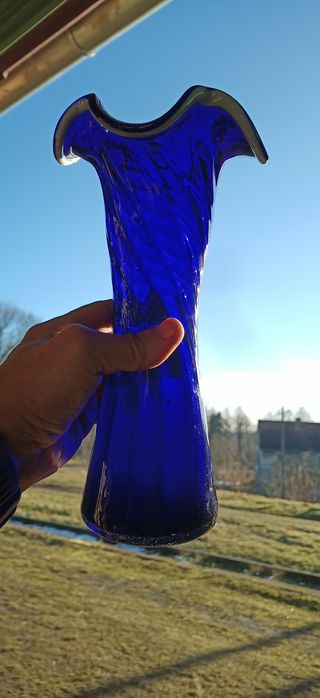 Stary wazon niebieskie szkło