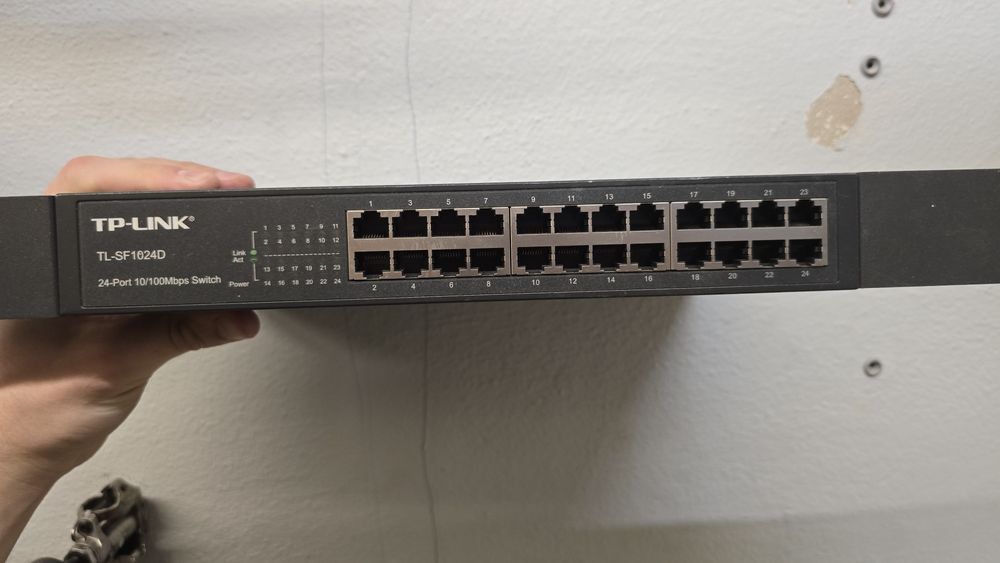 Switch TpLink TL SF1024D 24 porty 10/100Mbps