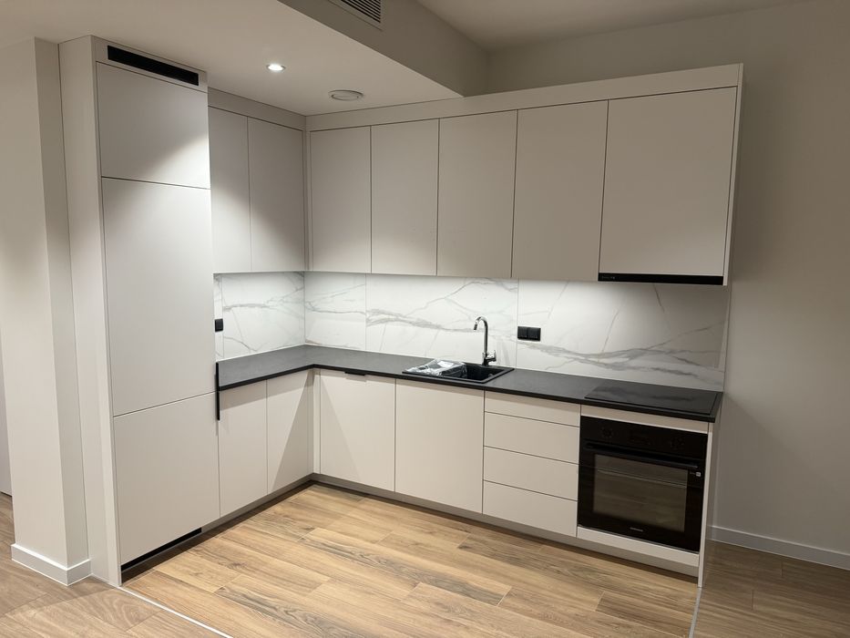 Meble kuchenne wraz z blatem i zlewem