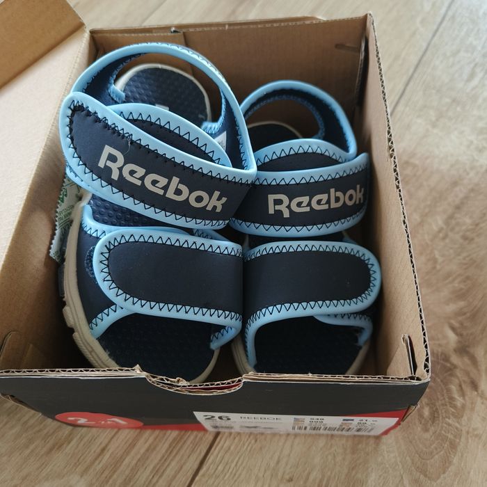 Sandałki chłopięce 26 Reebok nowe