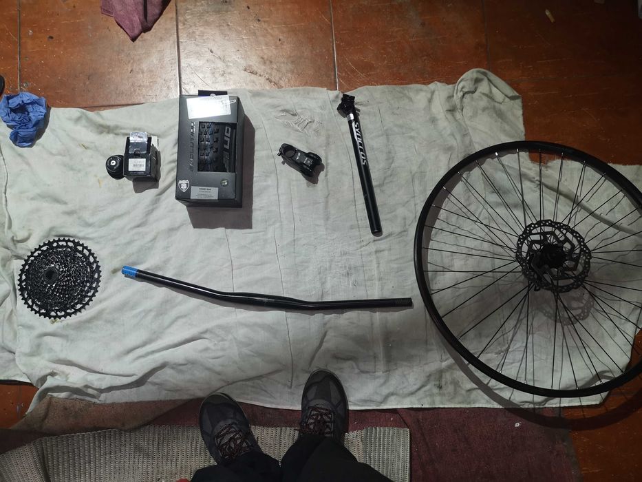 Material Btt, avanço,traões sram,  espigao, guiador...200euros tudo