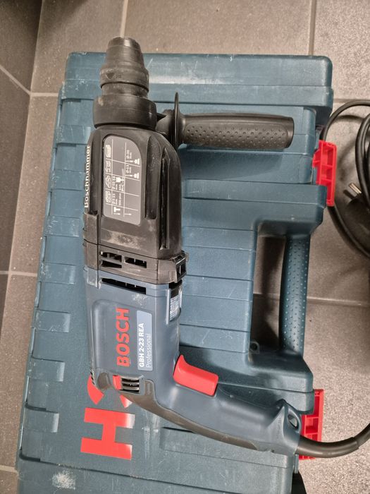 Młotowiertarka Bosch GBH 2-23 REA + moduł odsysający Kufer