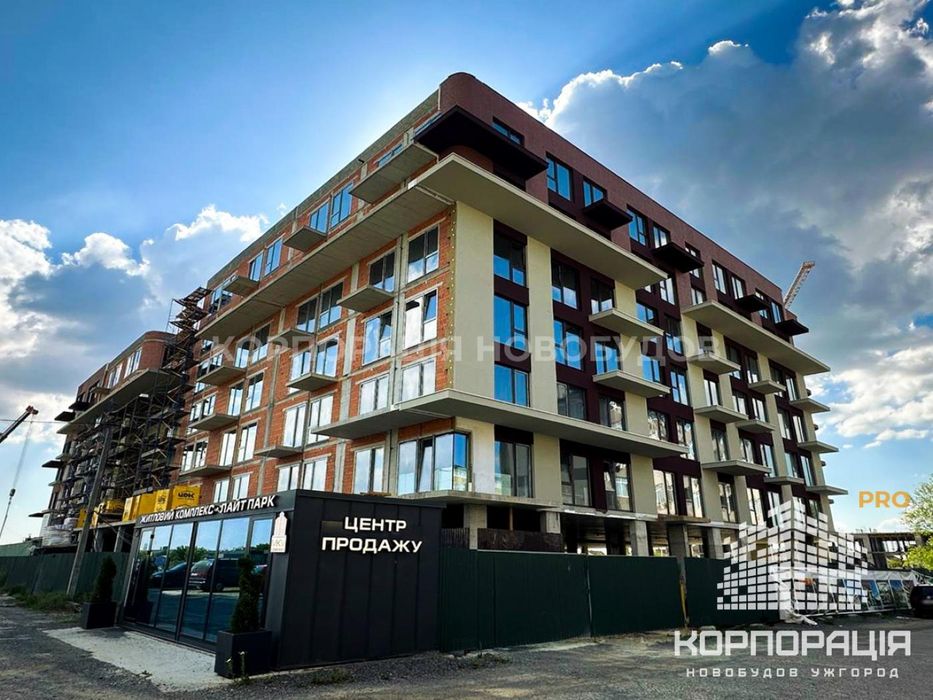 Продаж 2-км квартири, 70.7 м2, 2 поверх,ЖК з басейном і парком