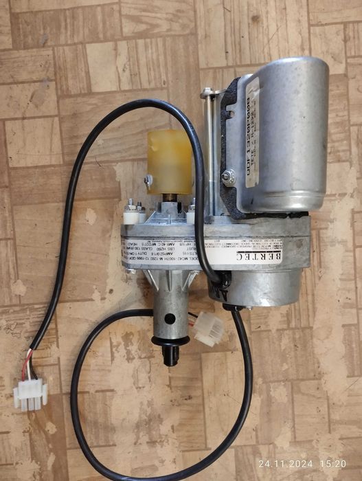 электрический Мотор с редуктором трекер, двигатель с редуктором разные